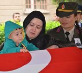 ŞEHİDİMİZ SON YOLCULUĞUNA UĞURLANDI
