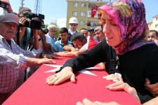 ŞEHİT EŞİNDEN HAİNLERE MESAJ