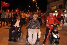 TARAFTAR GRUPLARINDAN MUHTEŞEM YÜRÜYÜŞ