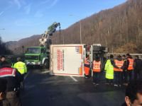 TIR DEVRİLDİ ULAŞIM KAPANDI