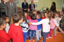 VALİ ÖĞRENCİLERLE KEYİFLİ DAKİKALAR GEÇİRDİ