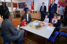 VALİ ÖĞRENCİLERLE KEYİFLİ DAKİKALAR GEÇİRDİ