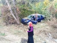 YOLDAN ÇIKIP AĞACA ÇARPTI!
