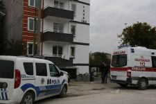 4. KATTAN ASANSÖR BOŞLUĞUNA DÜŞTÜ
