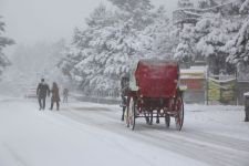 ABANT BEYAZ GELİNLİĞİNİ GİYDİ