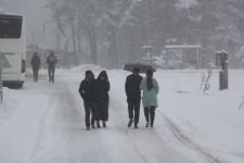 ABANT BEYAZ GELİNLİĞİNİ GİYDİ