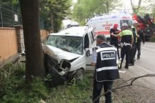 AĞACA ÇARPARAK DURABİLDİ