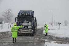 BOLU DAĞI'NDA TRAFİK FELÇ!