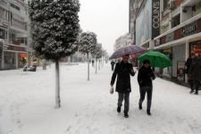 BOLU KAR YAĞIŞINA TESLİM...