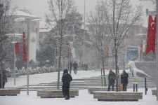 BOLU YENİ YILIN İLK GÜNÜNDE BEMBEYAZ OLDU