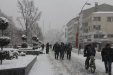 BOLU YENİ YILIN İLK GÜNÜNDE BEMBEYAZ OLDU