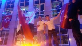 BOLU'DA BİNLERCE KİŞİ SOKAĞA DÖKÜLDÜ