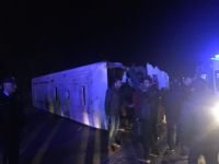 KAMYONLA SERVİS OTOBÜSÜ KAFA KAFAYA ÇARPIŞTI