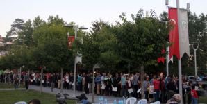 BU SOFRADA KİMSENİN ÜSTÜNLÜĞÜ YOK...