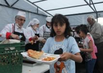 BU SOFRADA KİMSENİN ÜSTÜNLÜĞÜ YOK...