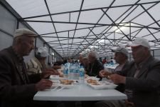 BU SOFRADA KİMSENİN ÜSTÜNLÜĞÜ YOK...