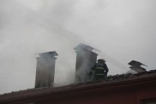 ÇATI ALEV ALEV YANDI