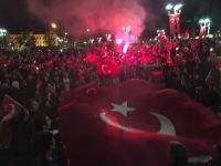 CHP'LİLER FENER ALAYINDA YÜRÜDÜ