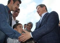 DAVUTOĞLU ÇİFTİNE SEVGİ SELİ...