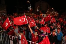 DEMOKRASİ NÖBETİ SONA ERDİ