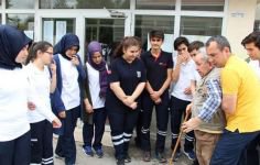 EMEĞİ GEÇENLERİ ALKIŞLIYORUZ