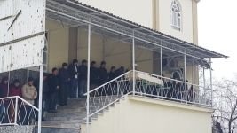 GÖZYAŞLARIYLA TOPRAĞA VERİLDİ