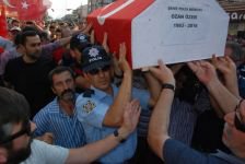 GÖZYAŞLARIYLA UĞURLANDI