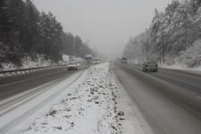 GÜNE BEMBEYAZ UYANDIK