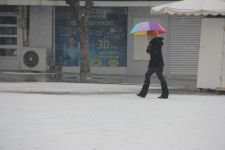 GÜNE BEMBEYAZ UYANDIK