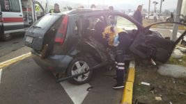 HASTA TAŞIYAN AMBULANSLA OTOMOBİL ÇARPIŞTI