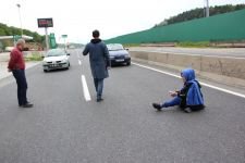 HİGHWAY YOLU KAPANDI ESNAF AYAKLANDI