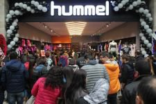 HİGHWAY'DE PASCAL VE MERVE İZDİHAMI