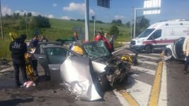 KAVŞAKTA KORKUNÇ KAZA