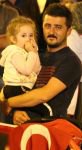 ONBİNLER MEYDANLARDAN AYRILMIYOR