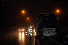 OTOBÜSTE BULUNAN 15 KİŞİ YARALANDI