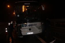 OTOBÜSTE BULUNAN 15 KİŞİ YARALANDI