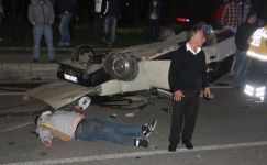 OTOMOBİL DEFALARCA TAKLA ATARAK TERS DÖNDÜ