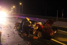 OTOMOBİL PARAMPARÇA OLDU, 3 KİŞİ ÖLDÜ