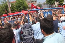 POLİS CHP'Lİ GRUBA MÜDAHALE ETTİ