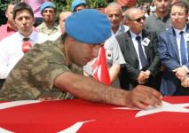 ŞEHİDİMİZ SON YOLCULUĞUNA UĞURLANDI