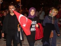 ŞEHİT POLİSİMİZ İÇİN YÜRÜDÜLER