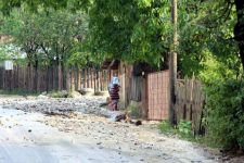 SEL SULARI KÖYDE HAYATI FELÇ ETTİ