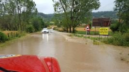 SEL SULARI KÖYDE HAYATI FELÇ ETTİ