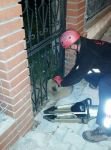 SEVİMLİ KÖPEĞİN İMDADINA İTFAİYECİLER YETİŞTİ