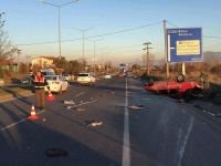 TAKLA ATAN OTOMOBİLDEN YOLA SAVRULDULAR