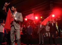 UĞUR IŞILAK BİNLERCE KİŞİYİ ÇOŞTURDU