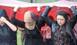 ÜLKÜCÜLERDEN AİBÜ'DE GÖVDE GÖSTERİSİ