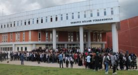 ÜLKÜCÜLERDEN AİBÜ'DE GÖVDE GÖSTERİSİ