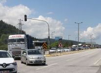 UZUN ARAÇ KUYRUKLARI OLUŞTU