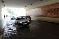 YAĞMUR HAYATI FELÇ ETTİ....